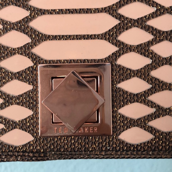 Bag - Picture 3 of 8